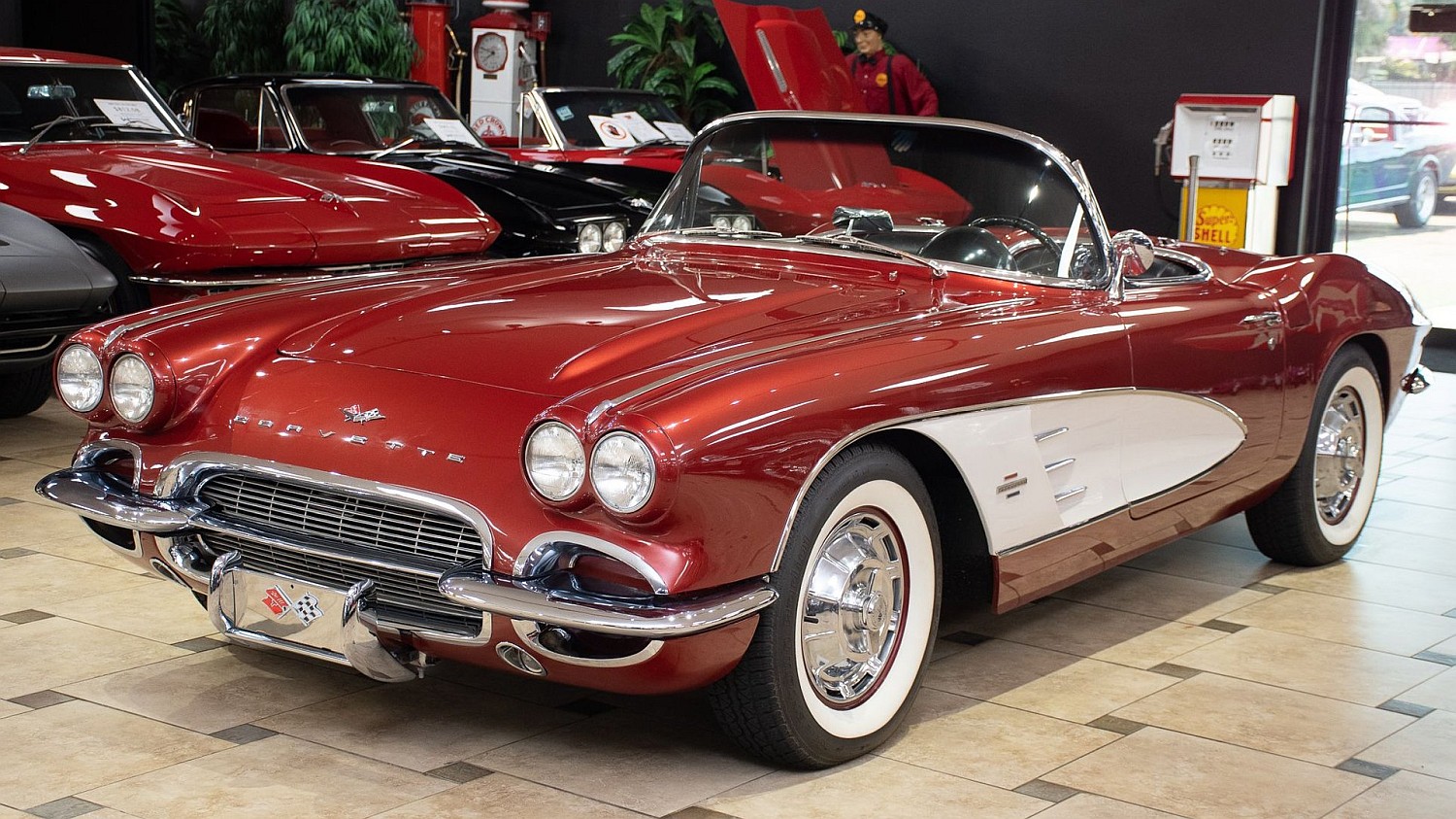 Click to Enlarge-Esc to Close Corvette Generations/C1/C1 1961Brown - beigh.jpg